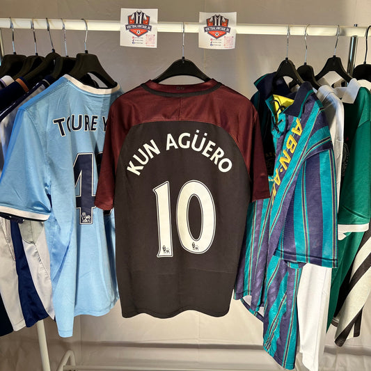 Kun Aguëro Man City away Maat:L