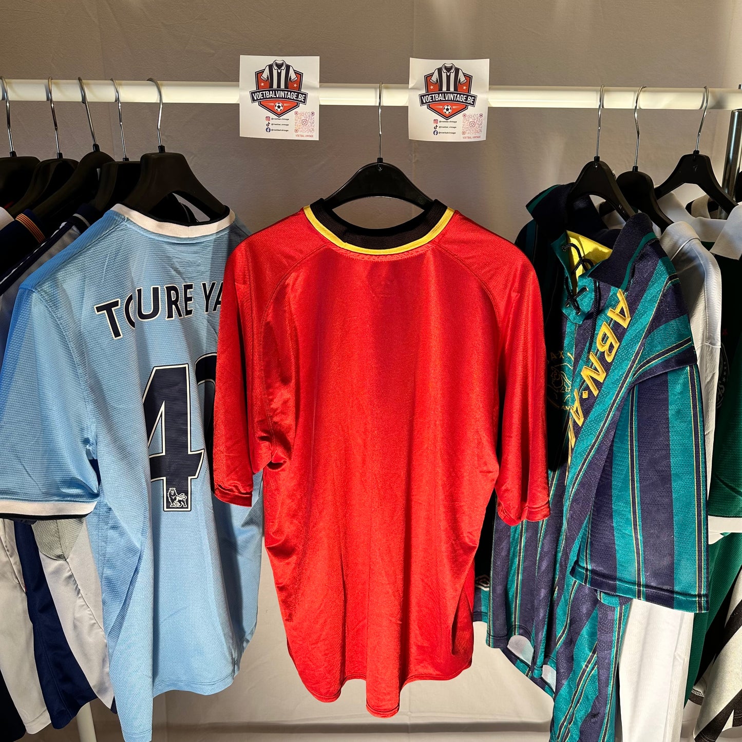 Rode Duivels 2000-02 Home shirt