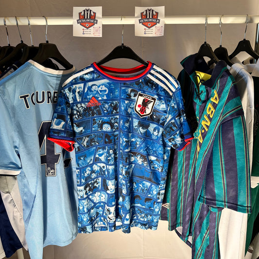 Japan Anime Special Edition 2021/2022 – Retro Shirt Maat: M